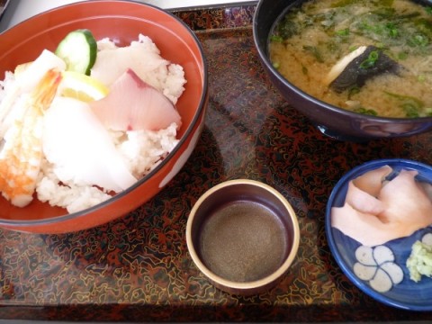 豊島の海鮮丼
