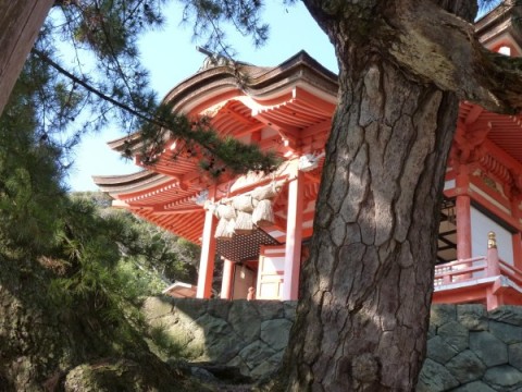 日御崎神社の神の宮に素盞嗚尊をお祀りしています。