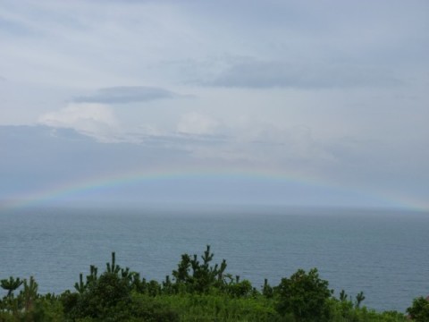 島根の海にかかる虹