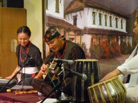 Himalayan Winds ラムさんがギターと歌でネパール民謡を演奏♪