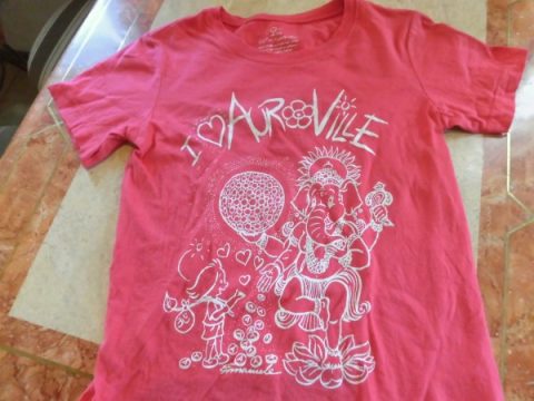 I Love Auroville Tシャツ♪