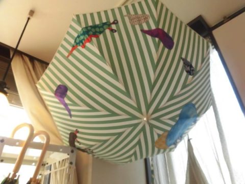 SUZUNEKOYAさんの日傘、アメフラシのアップリケ