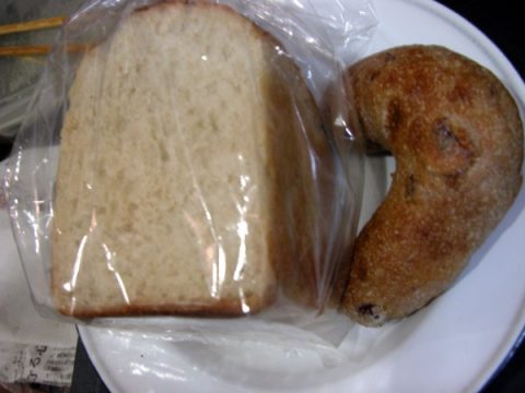 自家製酵母パンShiroさんの食パン＆キャロブパン♪